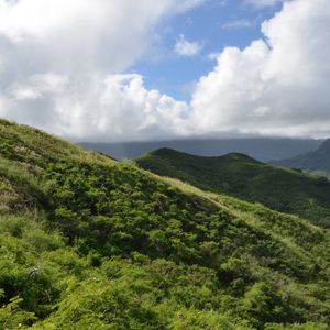 Превью обои горы, склон, трава, зелень, пейзаж