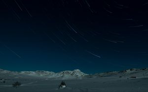 Превью обои горы, снег, ночь, звезды, длинная выдержка