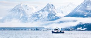 Превью обои горы, снег, облака, катер, море