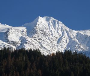 Превью обои горы, снег, пейзаж, вершины, деревья