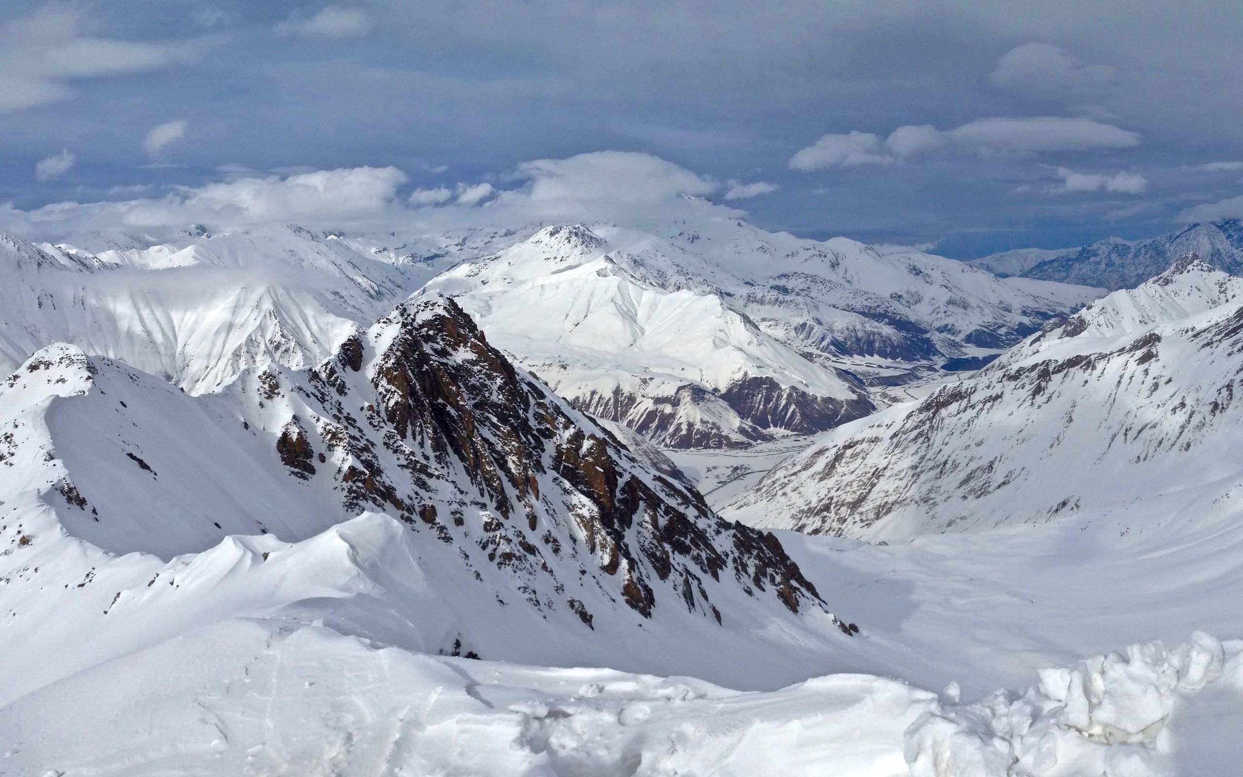 Гора Казбек зимой