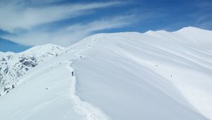 Превью обои горы, снег, вершины, след