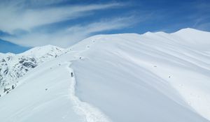 Превью обои горы, снег, вершины, след