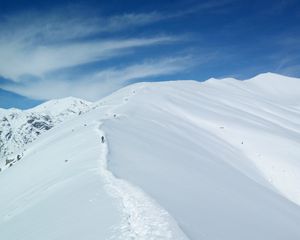 Превью обои горы, снег, вершины, след