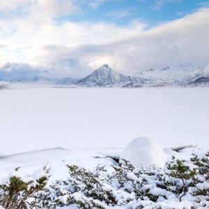 Превью обои горы, снег, зима, пейзаж, норвегия