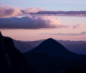 Превью обои горы, сумерки, пейзаж, облака, горизонт