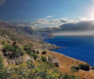 Превью обои горы, трава, небо, море, красиво