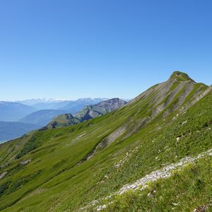 Превью обои горы, трава, пейзаж, горный хребет