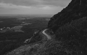 Превью обои горы, тропа, чб, пейзаж, природа