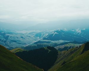 Превью обои горы, туман, пейзаж, горный хребет, высота