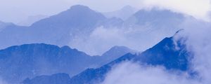 Превью обои горы, туман, вершины, облака, слои