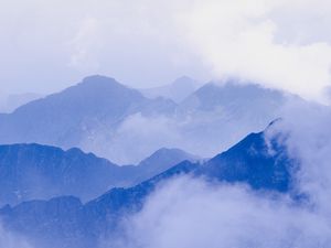 Превью обои горы, туман, вершины, облака, слои