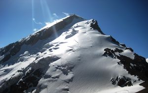 Превью обои горы, вершина, снег, ветер, блеск