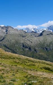 Превью обои горы, вершина, трава, вид, пейзаж