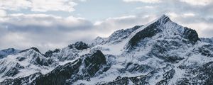 Превью обои горы, вершина, заснеженный, снег, небо, облака