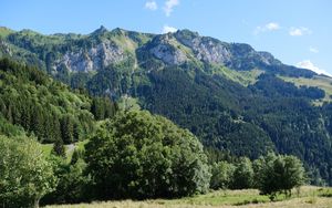 Превью обои горы, вершины, деревья, пейзаж