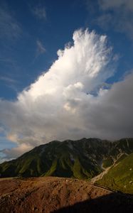 Превью обои горы, вершины, рельеф, трава, облака