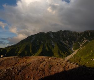 Превью обои горы, вершины, рельеф, трава, облака