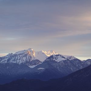 Превью обои горы, вершины, сумерки, пейзаж, природа