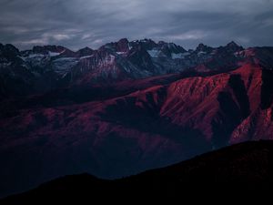 Превью обои горы, вершины, туман, ночь, заснеженный, сша