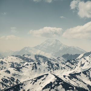 Превью обои горы, вершины, туман, снег, облака, пейзаж