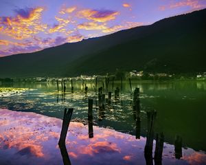 Превью обои горы, вода, облака, водоросли