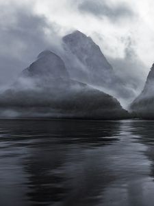 Превью обои горы, вода, туман, мгла, природа, пейзаж