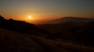 Превью обои горы, закат, солнце, сумерки, вечер, темный