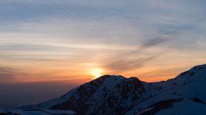 Превью обои горы, заснеженный, закат, небо