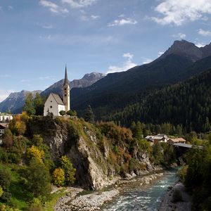 Превью обои горы, здания, река, пейзаж