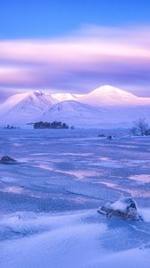 Превью обои горы, зима, небо, розовый, снег, голубой, лох-ломонд, раннох-мур, шотландия