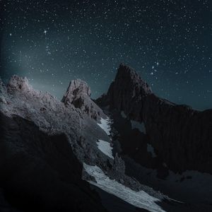 Превью обои горы, звездное небо, вершина, заснеженный, ночь
