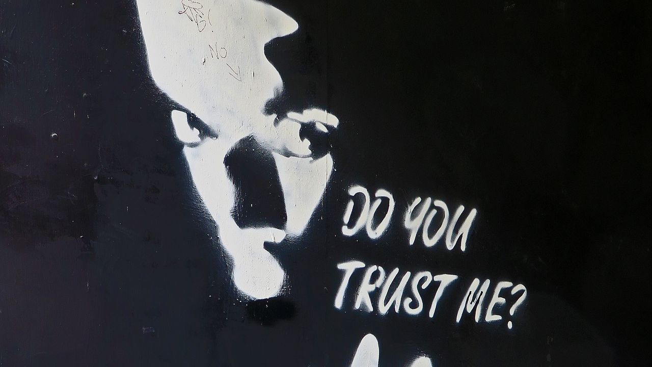 Обои граффити, арт, чб, вопрос, доверие