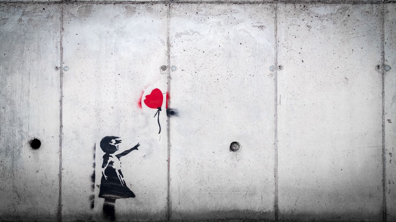 Обои граффити, ребенок, воздушный шарик, любовь, стрит арт