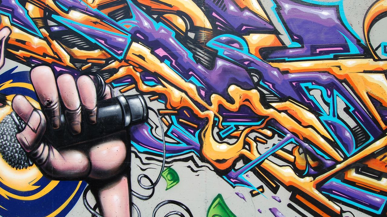 Обои граффити, стрит арт, рука, микрофон, уличное искусство