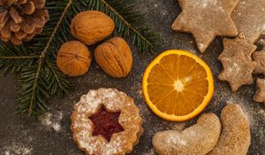 Превью обои грецкие орехи, сосновые шишки, рождество, печенье, апельсины