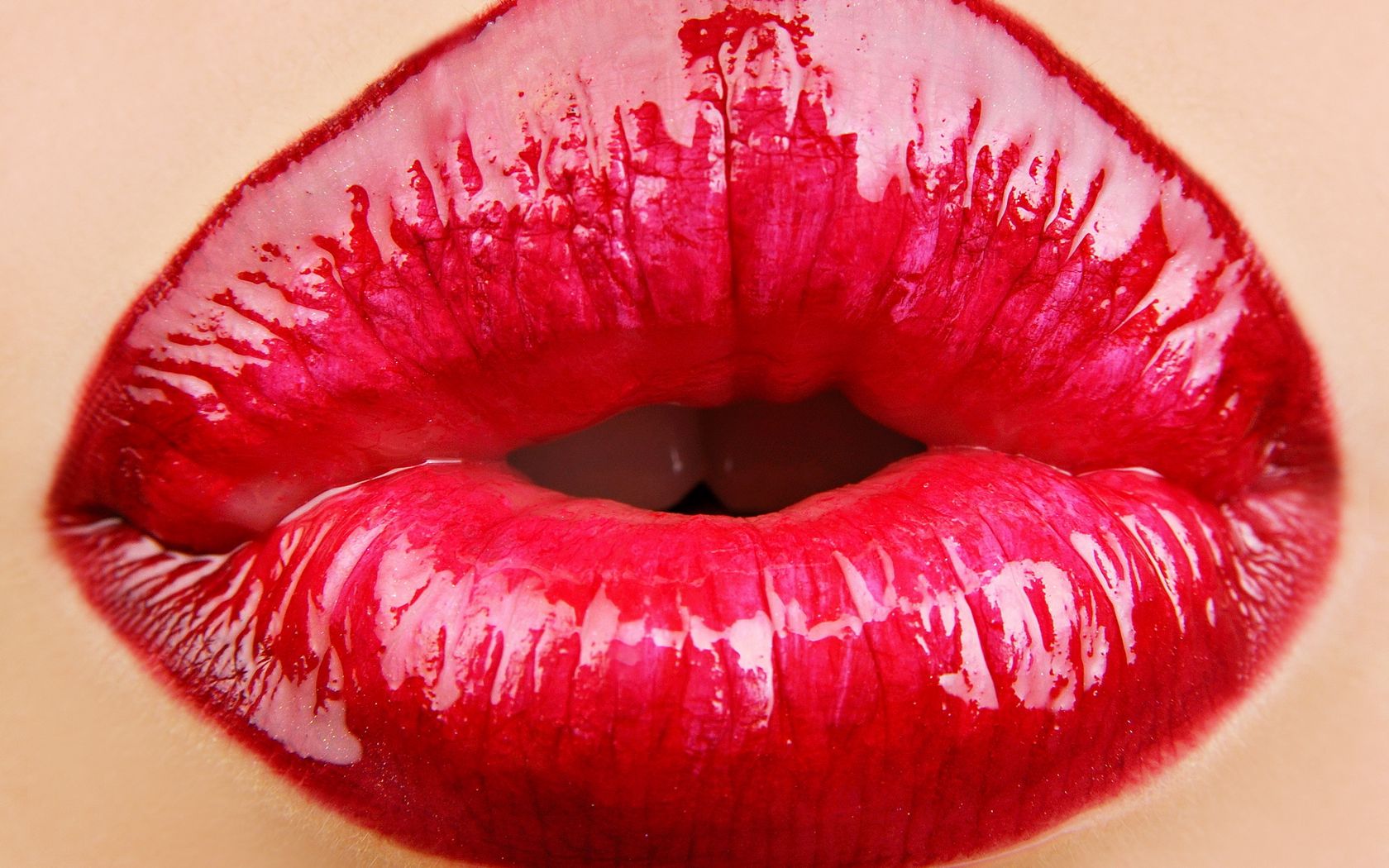 1680x1050 Обои губы, девушка, помада, поцелуй