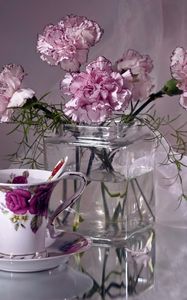 Превью обои гвоздики, цветы, чайная пара, ваза