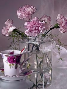 Превью обои гвоздики, цветы, чайная пара, ваза