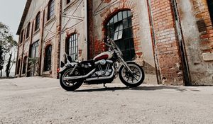 Превью обои harley davidson, мотоцикл, байк, черный, здание