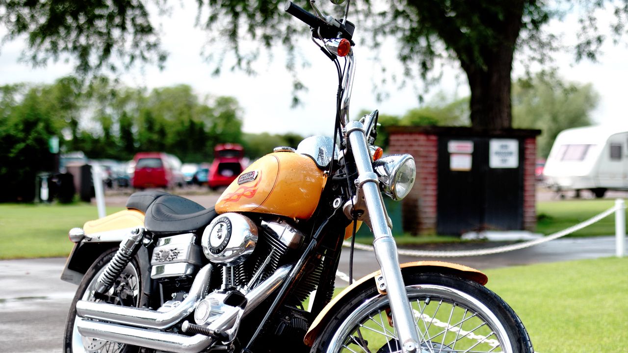 Обои harley davidson, мотоцикл, байк, желтый, хром