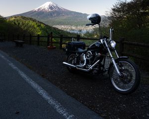 Превью обои harley davidson, мотоцикл, байк, асфальт, вид