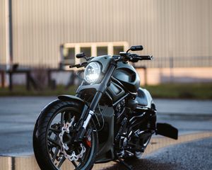 Превью обои harley davidson vrod custom, harley davidson, байк, фара