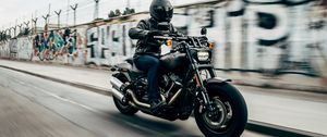 Превью обои harley-davidson, мотоцикл, байк, чоппер, байкер, скорость