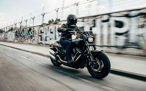 Превью обои harley-davidson, мотоцикл, байк, чоппер, байкер, скорость