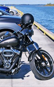Превью обои harley-davidson, мотоцикл, байк, шлем, серый