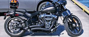 Превью обои harley-davidson, мотоцикл, байк, шлем, серый