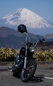 Превью обои harley-davidson, мотоцикл, черный, шлем