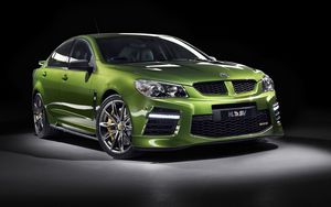 Превью обои holden, commodore, hsv, gen-f2, зеленый, вид сбоку