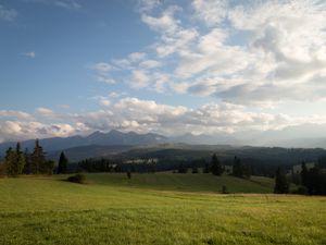 Превью обои холм, луг, трава, небо